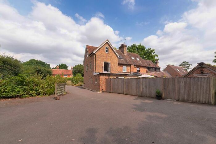 4 Bedroom Semi-Detached House For Sale In Crook Road, Brenchley, Tonbridge, TN12