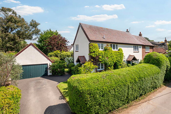 5 Bedroom Detached House For Sale In Cherry Tree House, Hoggeston, MK18