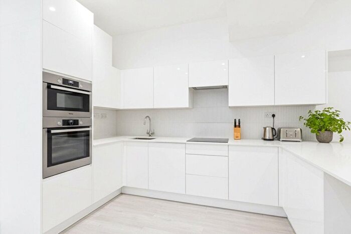 1 Bedroom Studio To Rent In High Street, Maidenhead, Berkshire, SL6