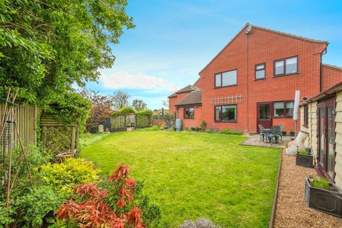 3 Bedroom Detached House For Sale In Bromholme Close, Bacton, Norwich, NR12