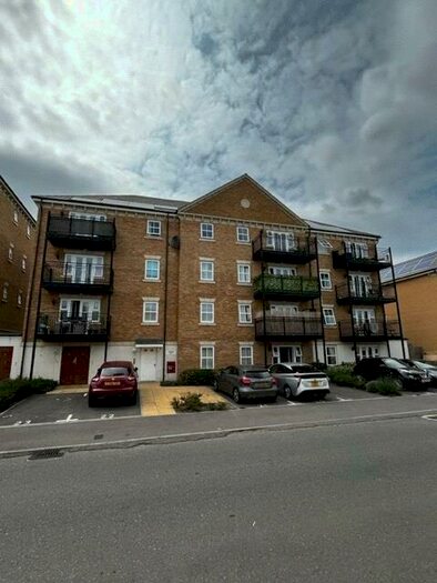 2 Bedroom Flat To Rent In Richmer Road, Erith, DA8