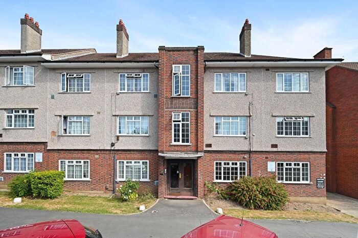 2 Bedroom Flat For Sale In Gayton Road, Harrow-On-The-Hill, Harrow, HA1
