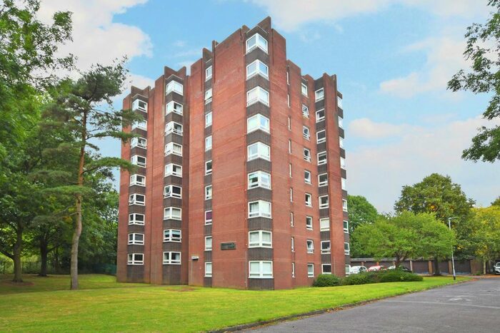 1 Bedroom Flat To Rent In Robinson Court, Blurton, Stoke- On-Trent, ST3