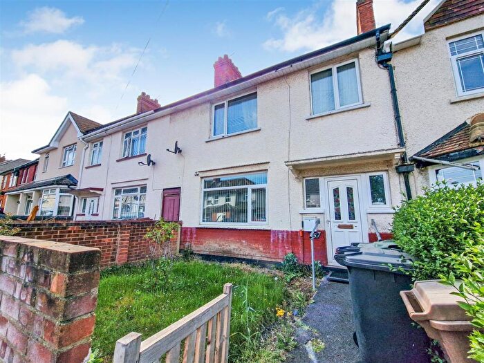 3 Bedroom Terraced House For Sale In Maidenhall Road, Luton, LU4