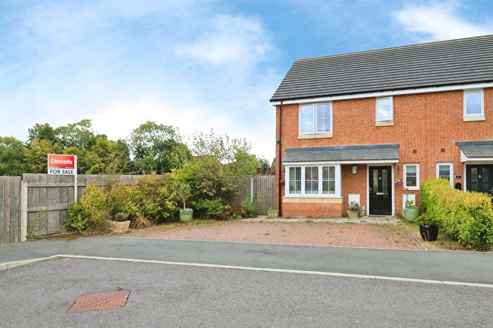 4 Bedroom Semi Detached House For Sale In Gibberd Way, Kidderminster, DY10