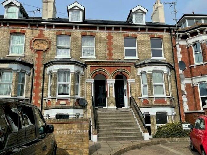 1 Bedroom Flat To Rent In Folkestone Road, Dover, CT17