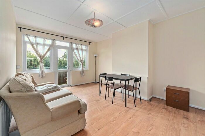 3 Bedroom Flat To Rent In Flowersmead, Upper Tooting Park, London, SW17