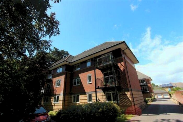 2 Bedroom Flat To Rent In Archers Road, Banister Park, SO15