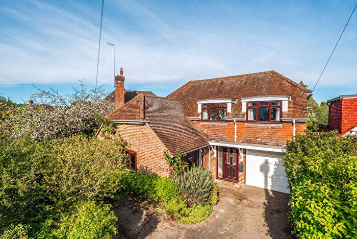 3 Bedroom Detached House For Sale In Dagden Road, Shalford, GU4