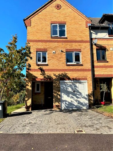 1 Bedroom Ground Maisonette To Rent In Halwick Close, Hemel Hempstead, Hertfordshire, HP1
