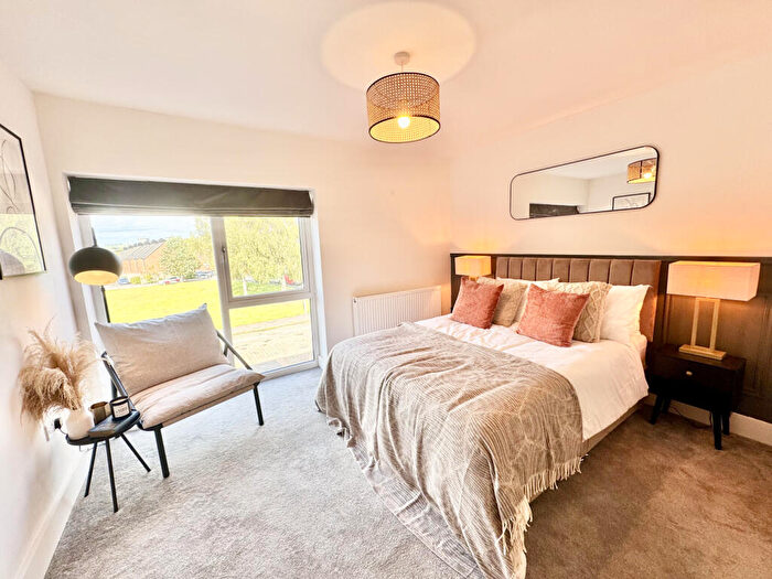 3 Bedroom End Of Terrace House For Sale In Canal Street, SK10
