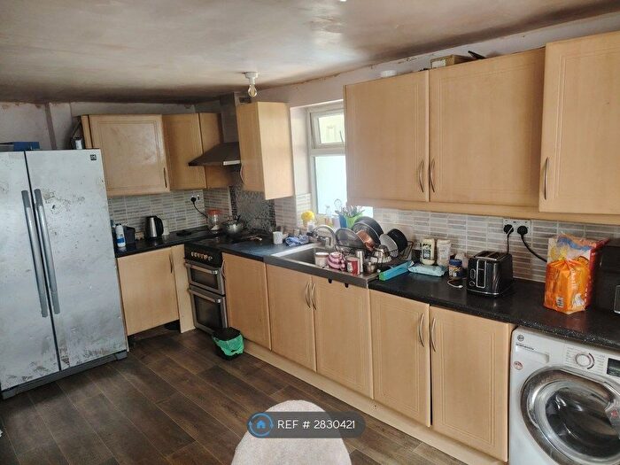 3 Bedroom Terraced House To Rent In Mead Avenue, Slough, SL3