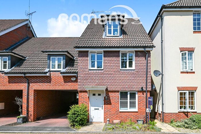 4 Bedroom House To Rent In Wayside, Winnersh, Wokingham, RG41