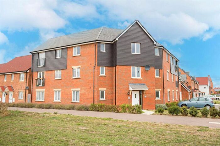 2 Bedroom Apartment For Sale In Alma Street, Aylesbury, HP18