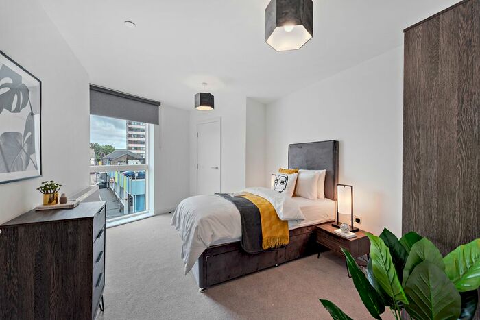1 Bedroom Flat To Rent In Stylus Place, Hayes, UB3