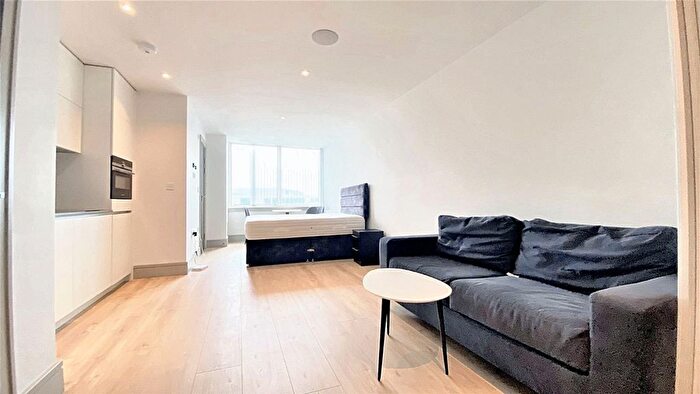 Studio To Rent In Market Square, Mercantile House, UB8
