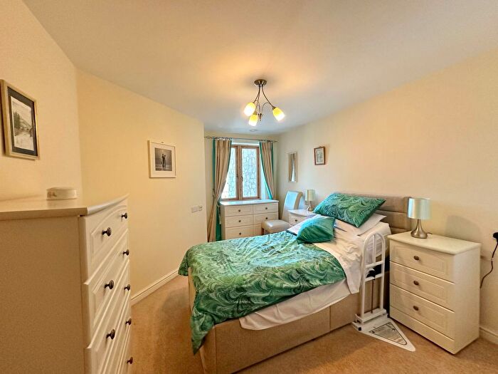 1 Bedroom Flat For Sale In East Street, Newton Abbot, TQ12