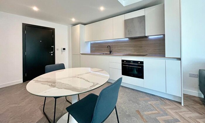 1 Bedroom Apartment To Rent In Makers Yard, Skyline Apartments, E3