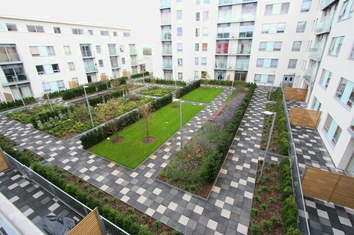 1 Bedroom Flat To Rent In Streatham High Road, London, SW16