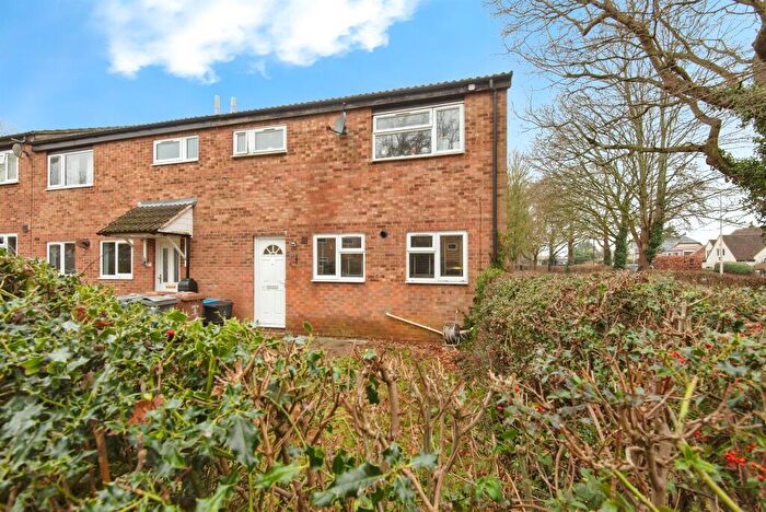 4 Bedroom End Of Terrace House For Sale In Balmoral Close, Stevenage, SG2