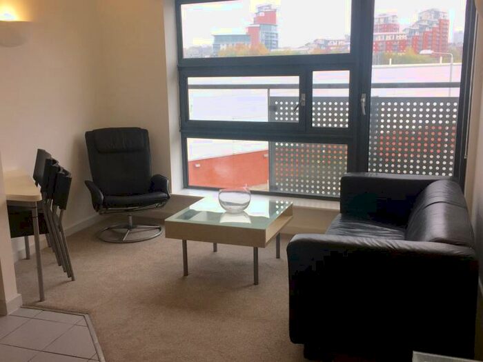 1 Bedroom Apartment To Rent In The Point, Whitehall Place, Leeds, LS12