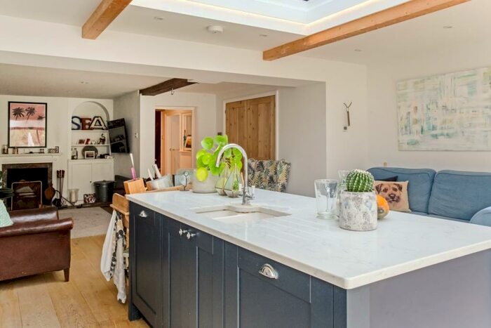 4 Bedroom Semi-Detached House To Rent In West Meon Petersfield, GU32