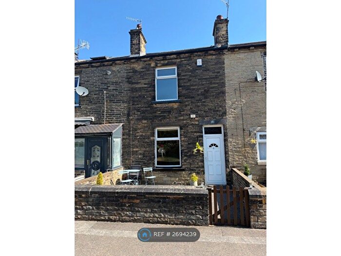 2 Bedroom Terraced House To Rent In South View, Bradford, BD10