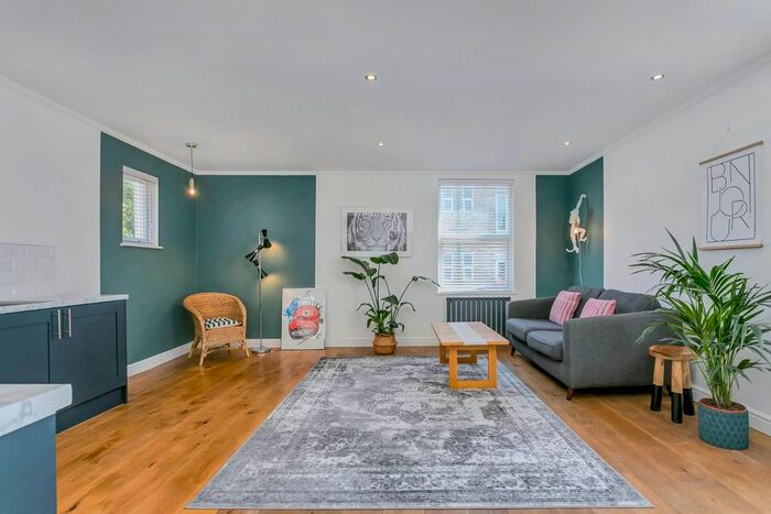 2 Bedroom Flat To Rent In Drayton Road, London, W13