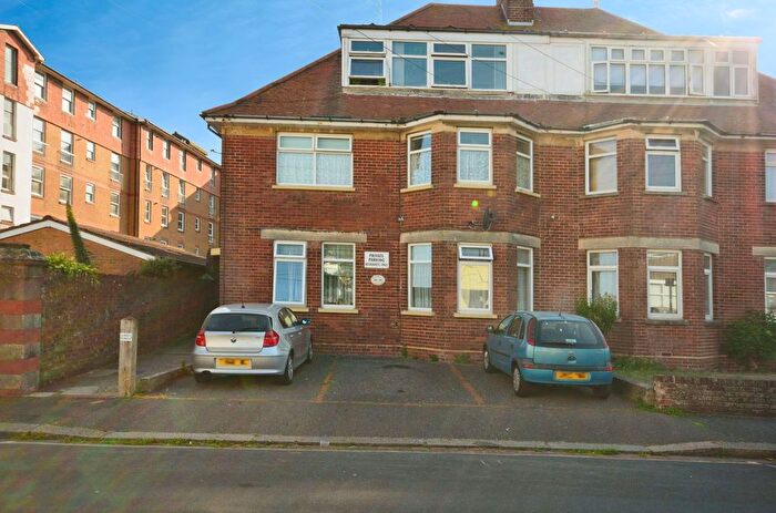 2 Bedroom Flat For Sale In Surrey Lodge, Albert Road, Bognor Regis, PO21