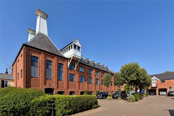 2 Bedroom Flat To Rent In The Malthouse, New Street, Henley-On-Thames, Oxfordshire, RG9