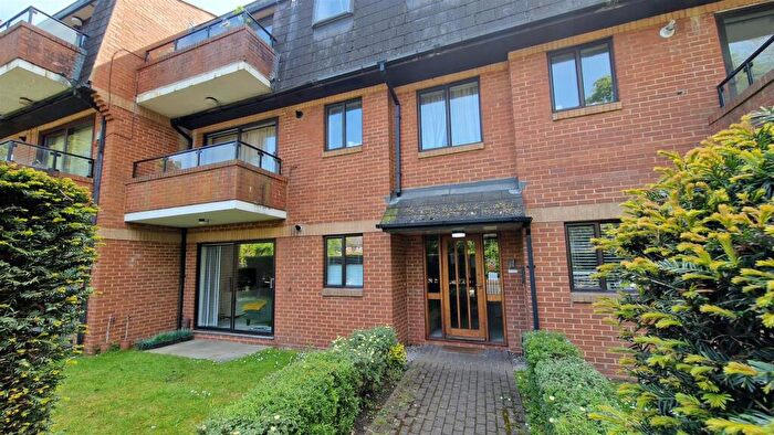1 Bedroom Flat For Sale In Huntly Grove, Peterborough, PE1
