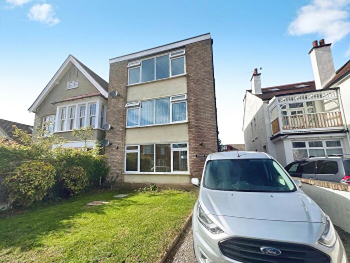 2 Bedroom Flat To Rent In Leigh Road, Leigh-On-Sea, SS9