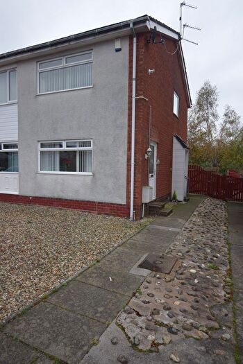 2 Bedroom Flat To Rent In Rowanhill Place, Kilmarnock, KA1