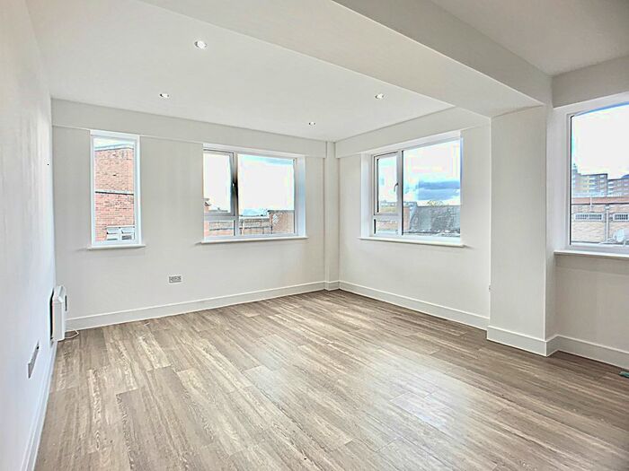 1 Bedroom Flat To Rent In Dane Street, Bedford, MK40