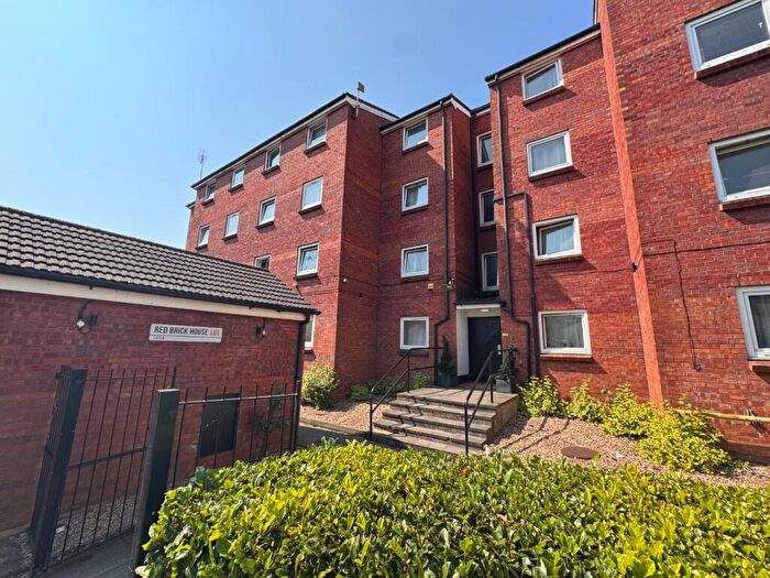 Studio To Rent In Block P Red Brick House, Lea Road, Luton, Bedfordshire, LU1