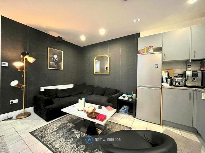 1 Bedroom Flat To Rent In Hawthorn Mews, London, NW7