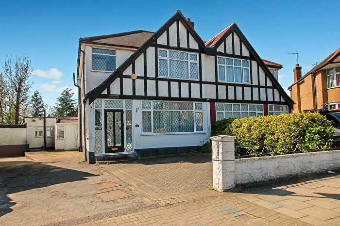 4 Bedroom Semi Detached House For Sale In Cavendish Avenue, Harrow, HA1