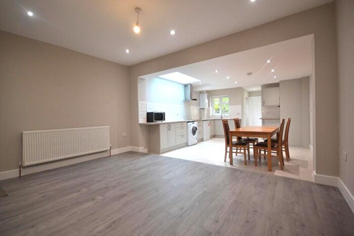 4 Bedroom Terraced House To Rent In Blenheim Road, Reading, RG1