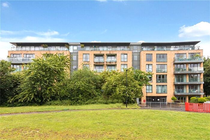 2 Bedroom Flat To Rent In St Williams Court, King's Cross, Islington, Gifford Street, London, N1