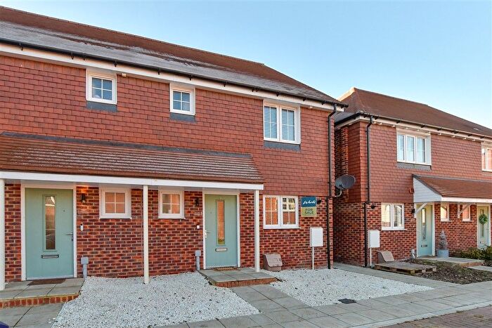 3 Bedroom Semi Detached House For Sale In Beech Gardens, Headcorn, Kent, TN27