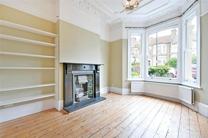 2 Bedroom Flat To Rent In Solent Road, West Hampstead, NW6