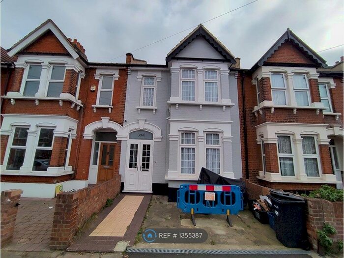 3 Bedroom Terraced House To Rent In Hampton Road, Ilford, IG1
