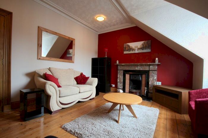 2 Bedroom Flat To Rent In Richmond Terrace, Rosemount, Aberdeen, AB25