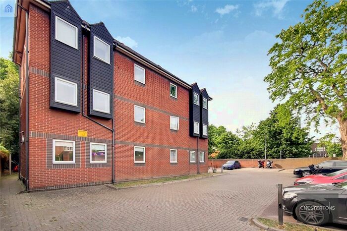 1 Bedroom Flat To Rent In Chiswick Plaza, - Sutton Court Road, London, W4