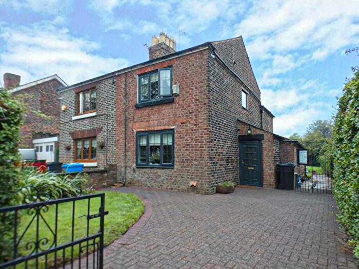 3 Bedroom Semi Detached House For Sale In Dinas Lane, Liverpool, L36