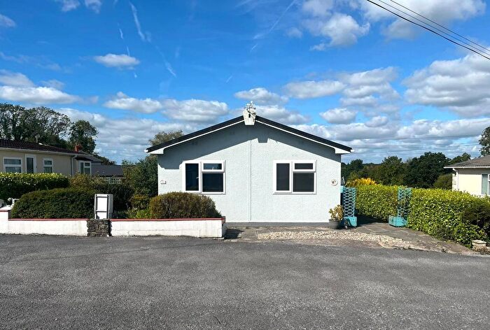 2 Bedroom Park Home For Sale In Cannisland Park, Parkmill, Swansea, SA3
