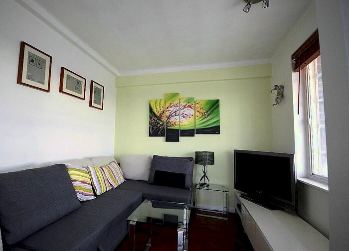 Studio To Rent In Shepherds Bush Road, London, W6