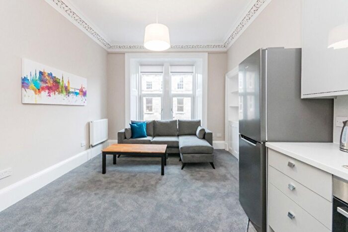 3 Bedroom Flat To Rent In Montague Street, Edinburgh, EH8