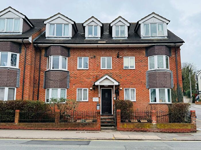 2 Bedroom Flat To Rent In High Street, Aldershot, GU12