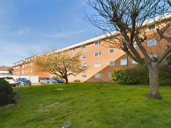 2 Bedroom Flat To Rent In Roedean Court, Wilson Avenue, Brighton, BN2